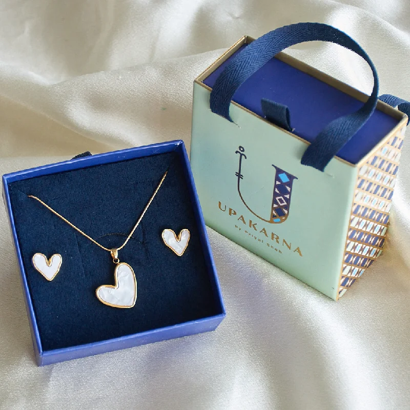 silver statement necklaces for women-Mother Of Pearl Heart  Gift Set