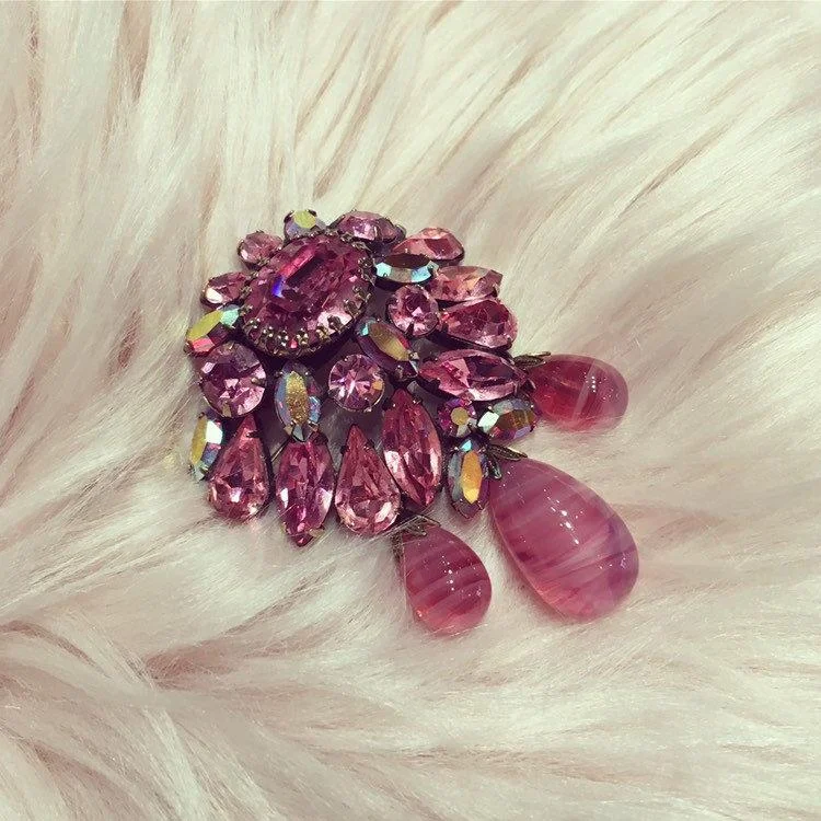 elegant brooches for women-Pink crystal vintage brooch with triple drop