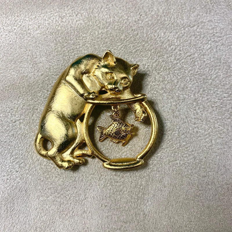 pearl and gemstone brooches for women-JJ cat brooch gold fish bowl