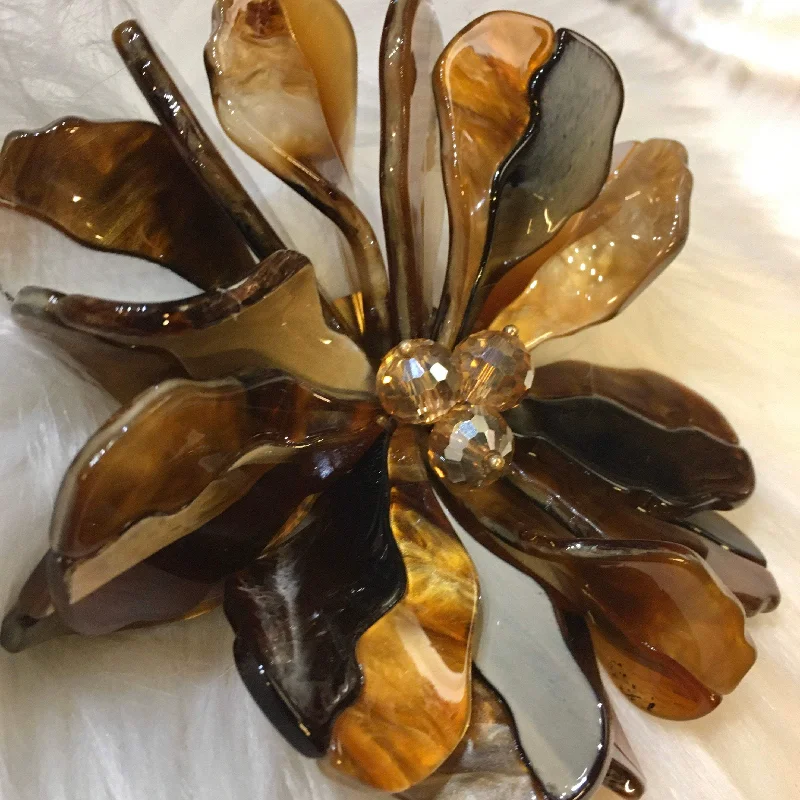 elegant fashion brooches for women-Brown Marblised Acrylic Brooch