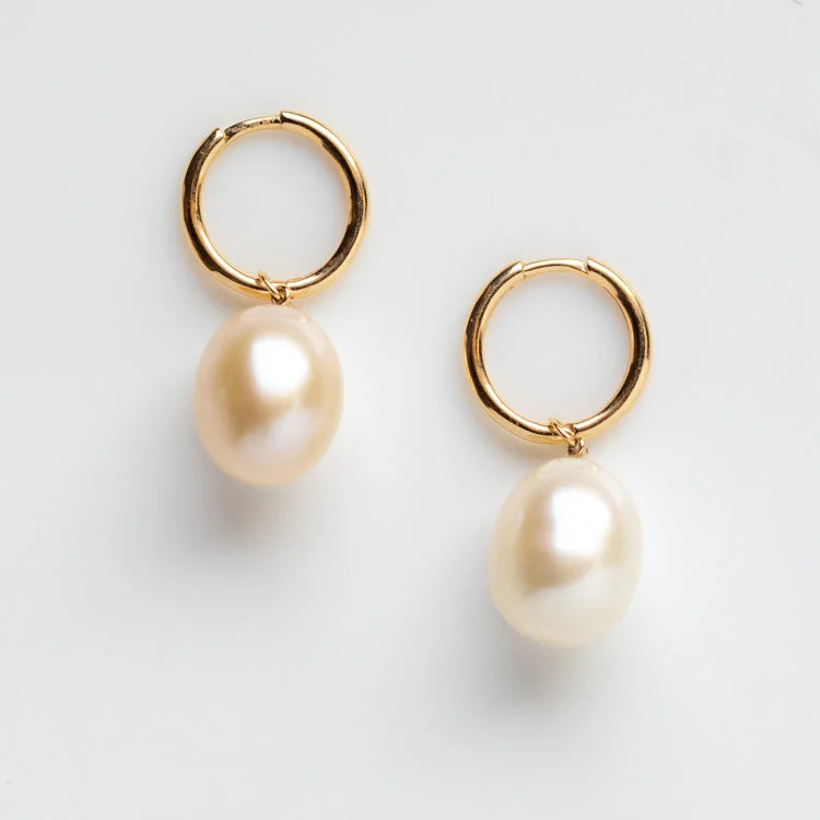 minimalist earrings for women-Solid Gold Elegant Pearl Charm Huggies