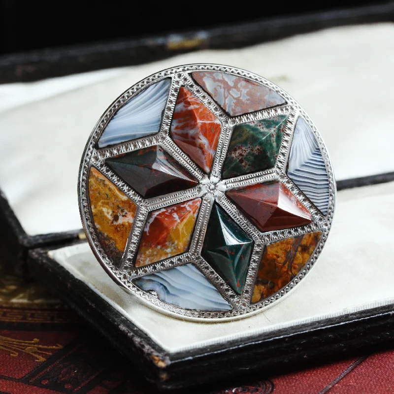 luxury brooch sets for women-Splendid Scottish Specimen Agate Plaid Brooch