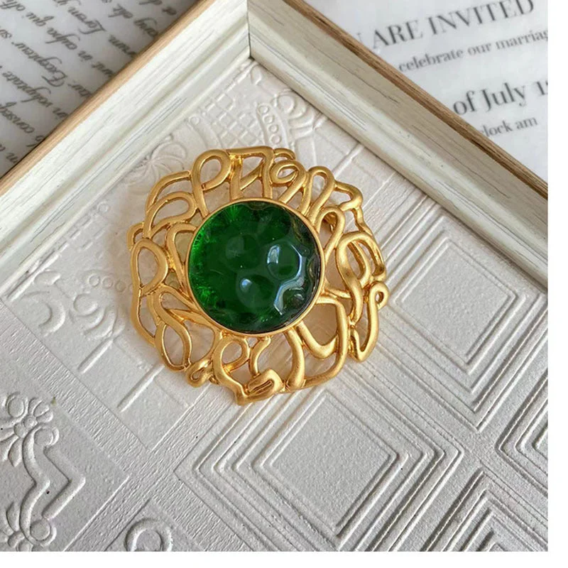 B085 Green Brooch