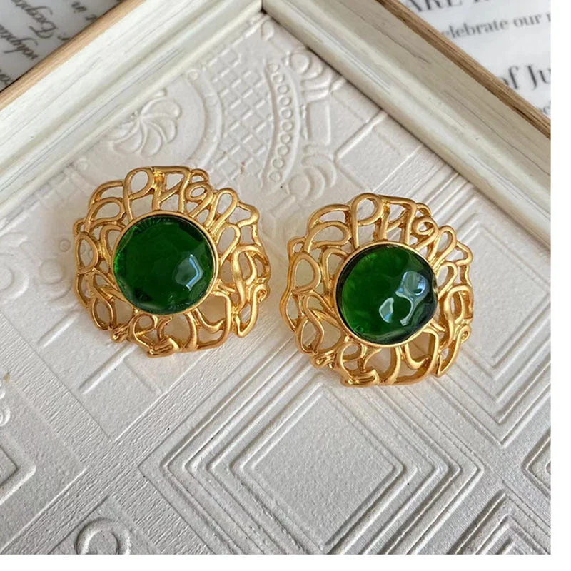 B085 Green Ear Studs